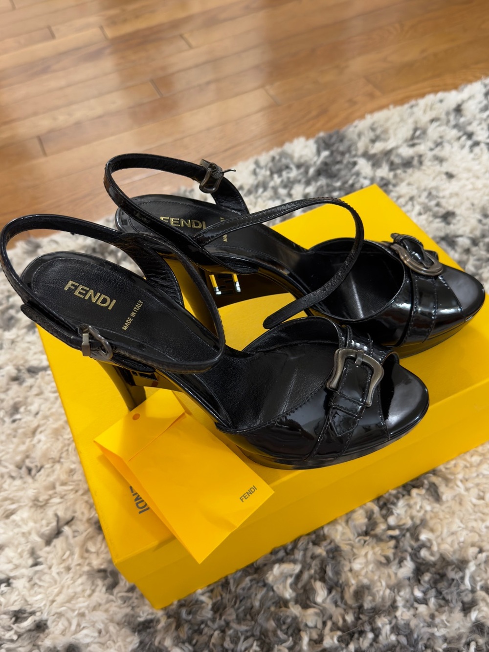 Authentic Zucca FF Logo Sandals - Picture 3 of 14